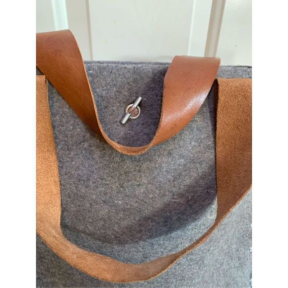 CARGA Felt T1 Tote Bag Gray Brown Leather Trim‎ Snap Closure Casual - Picture 2 of 16